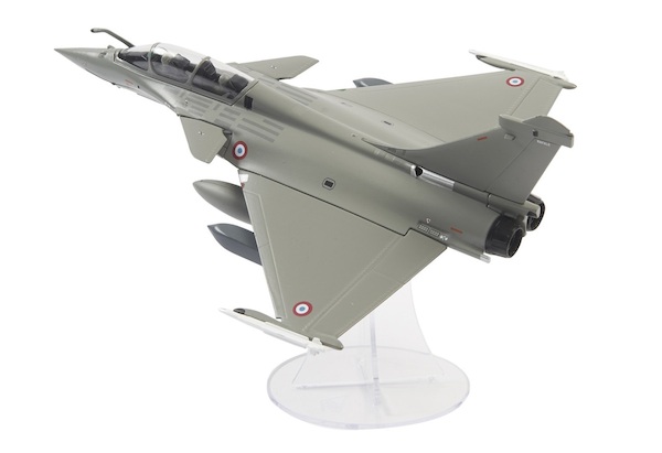 Rafale B Missing one gear door.  DAS10057-DOOR