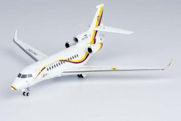 Falcon 7X Ecuador Air Force FAE-052  71022