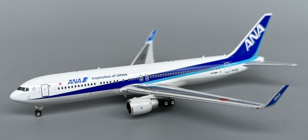 Phoenix-models 04472 Boeing 767-300ER ANA JA622A